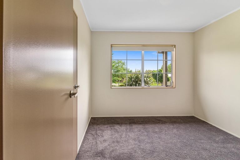 Photo of property in 14 Cypress Place, Owhata, Rotorua, 3010