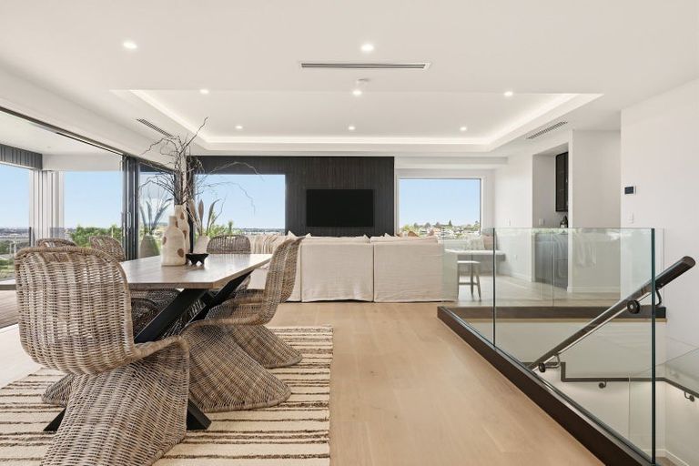 Photo of property in 58a Hinewa Road, Otumoetai, Tauranga, 3110