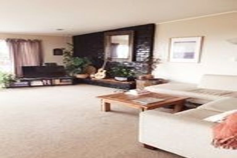 Photo of property in 61 Parr Terrace, Castor Bay, Auckland, 0620