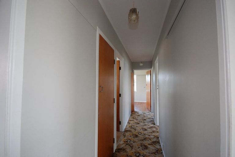 Photo of property in 27 Eddowes Street, Manurewa, Auckland, 2102