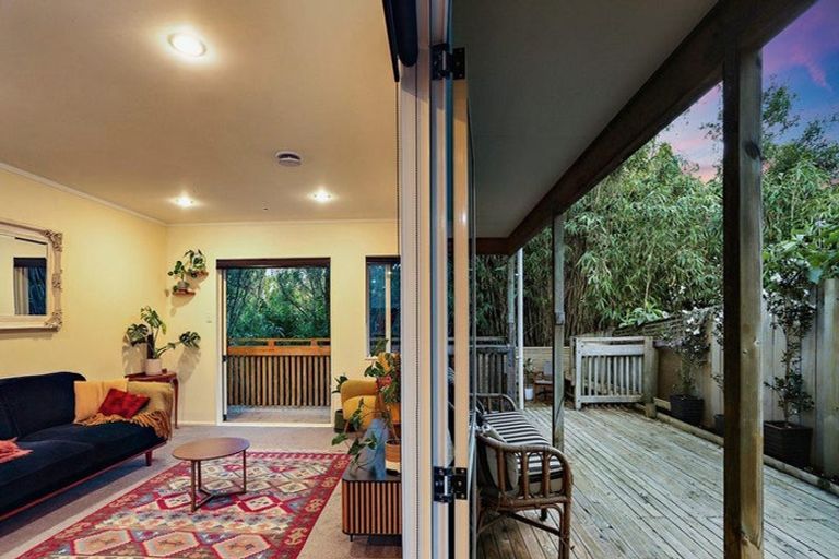 Photo of property in 21a Willerton Avenue, New Lynn, Auckland, 0600