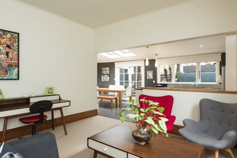 Photo of property in 23 Patanga Crescent, Thorndon, Wellington, 6011