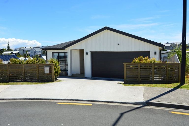 Photo of property in 25 Whale Bay Rise, Gulf Harbour, Whangaparaoa, 0930