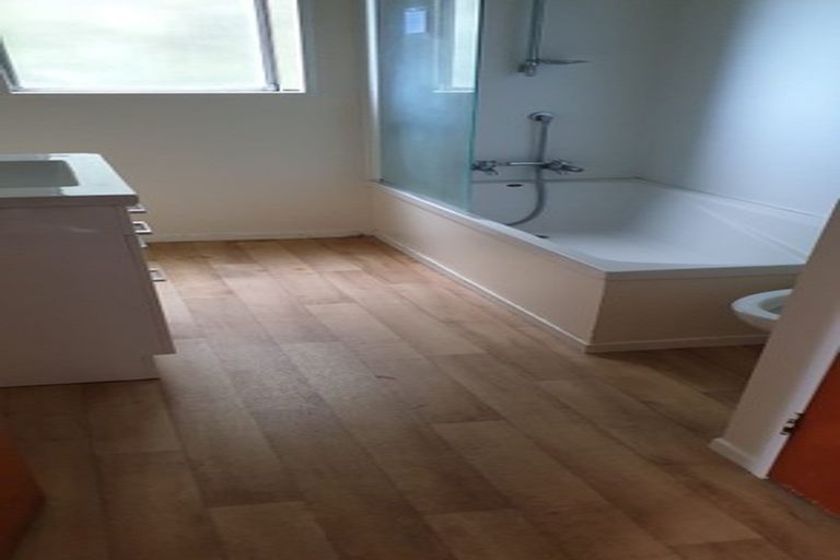 Photo of property in 46 Winston Street, Crofton Downs, Wellington, 6035