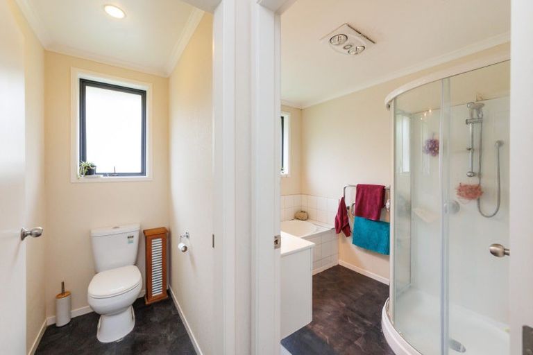 Photo of property in 4 Northbrook Court, Roslyn, Palmerston North, 4414