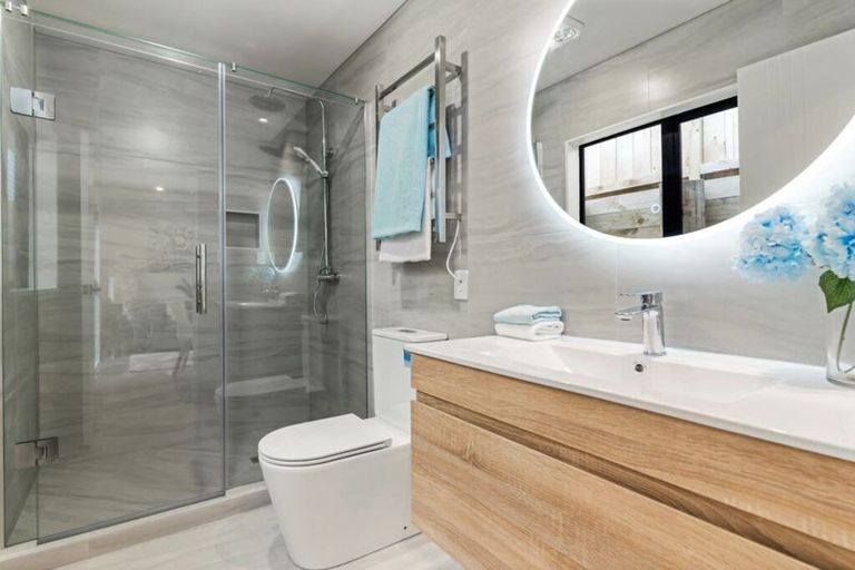 Photo of property in 3/7 Alston Avenue, Kelston, Auckland, 0602