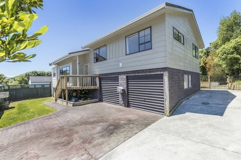 Photo of property in 45 Albatross Close, Whitby, Porirua, 5024