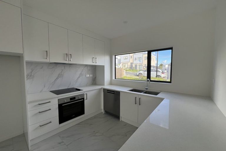 Photo of property in 45a Crestview Rise, Papakura, 2110