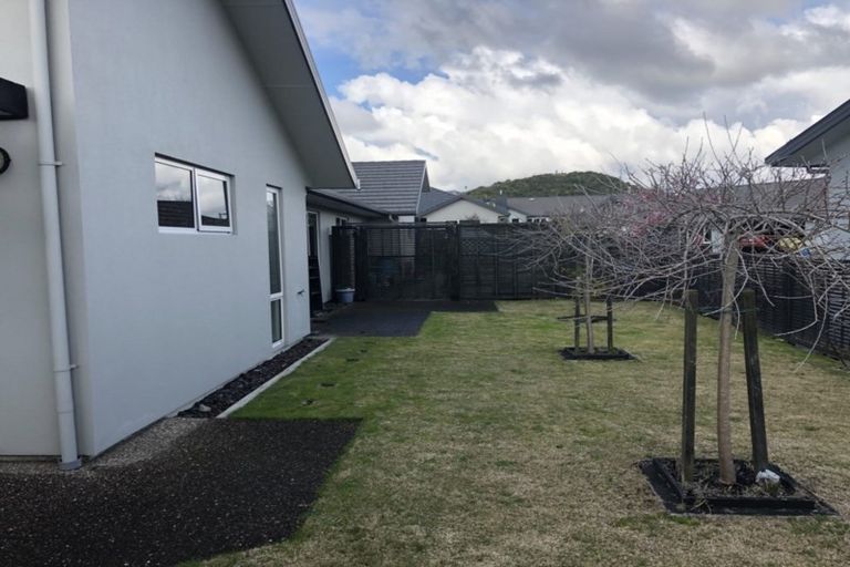 Photo of property in 30 Bridgewater Way, Pyes Pa, Tauranga, 3112