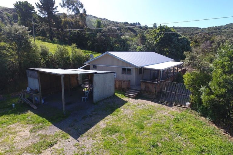 Photo of property in 675 Te Waitere Road, Taharoa, 3988