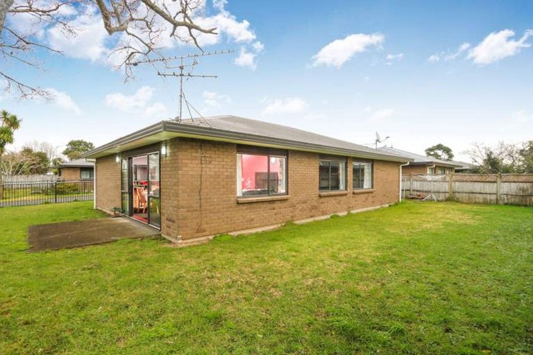 Photo of property in 23 Robertson Road, Favona, Auckland, 2024
