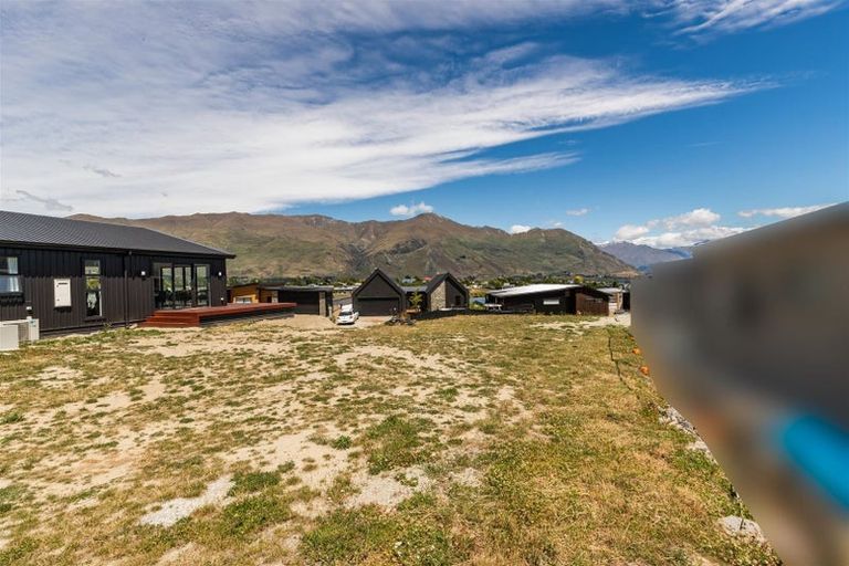 Photo of property in 7 Mcneil Crescent, Wanaka, 9305