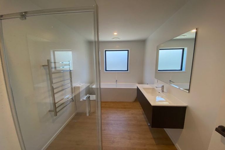 Photo of property in 35 Silver Street, Lower Shotover, Queenstown, 9304