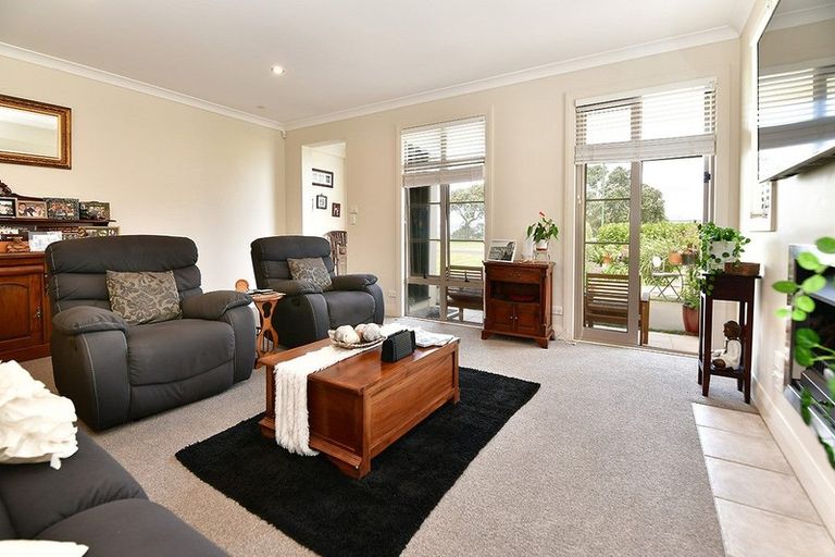 Photo of property in 285 Pinecrest Drive, Gulf Harbour, Whangaparaoa, 0930