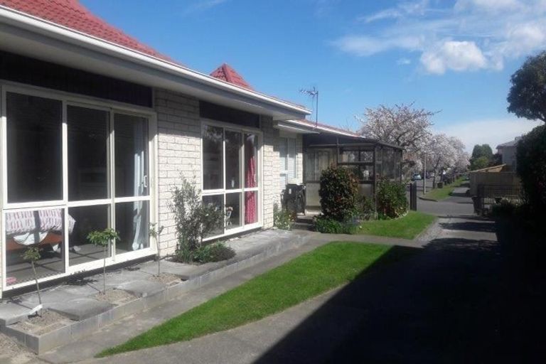 Photo of property in 10 Radbrook Street, Avonhead, Christchurch, 8042