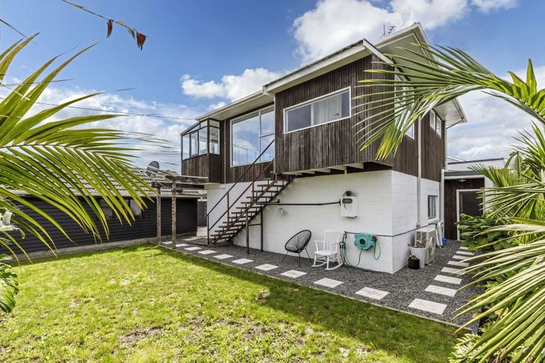 Photo of property in 10a Church Street, Northcote Point, Auckland, 0627