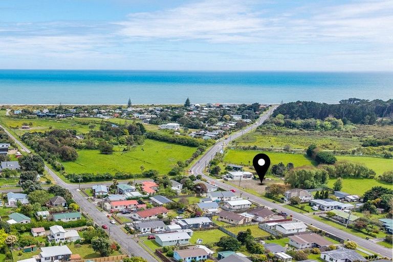 Photo of property in 86 Rangiuru Road, Otaki Beach, Otaki, 5512