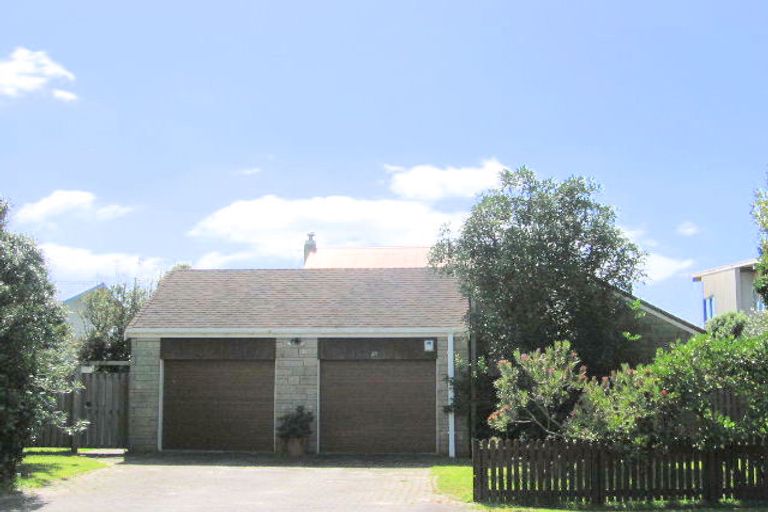 Photo of property in 25 Motiti Road, Papamoa Beach, Papamoa, 3118