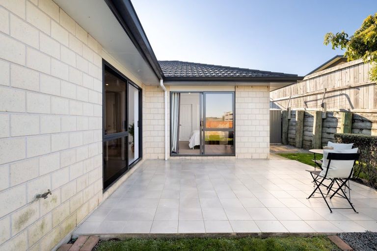 Photo of property in 11 Ballintoy Park Drive, Welcome Bay, Tauranga, 3175