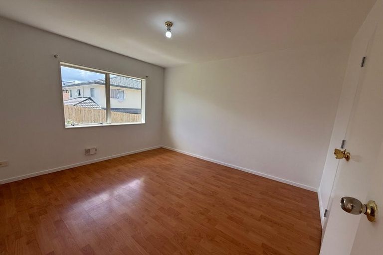 Photo of property in 15 Millstream Drive, Henderson, Auckland, 0610