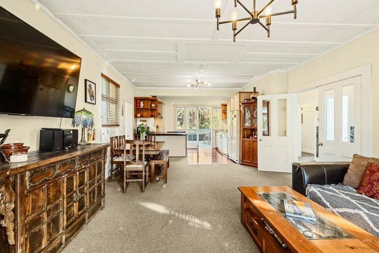 Photo of property in 64 Cutfield Road, New Plymouth, 4310