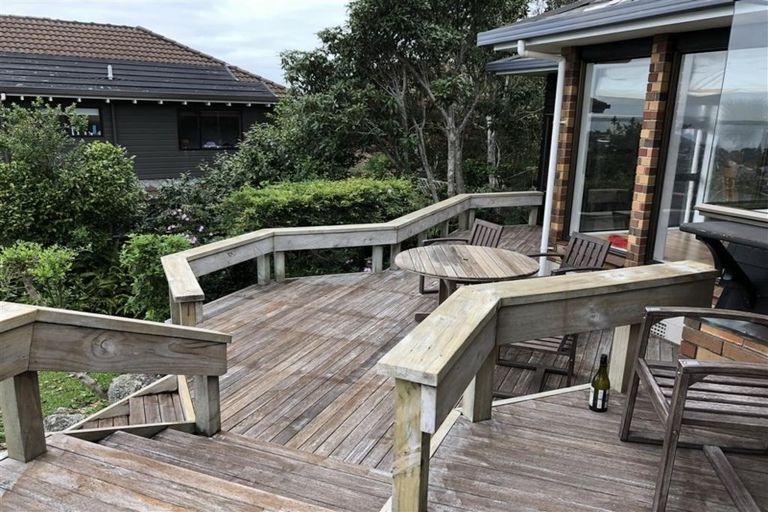 Photo of property in 29 Calypso Place, Rothesay Bay, Auckland, 0630