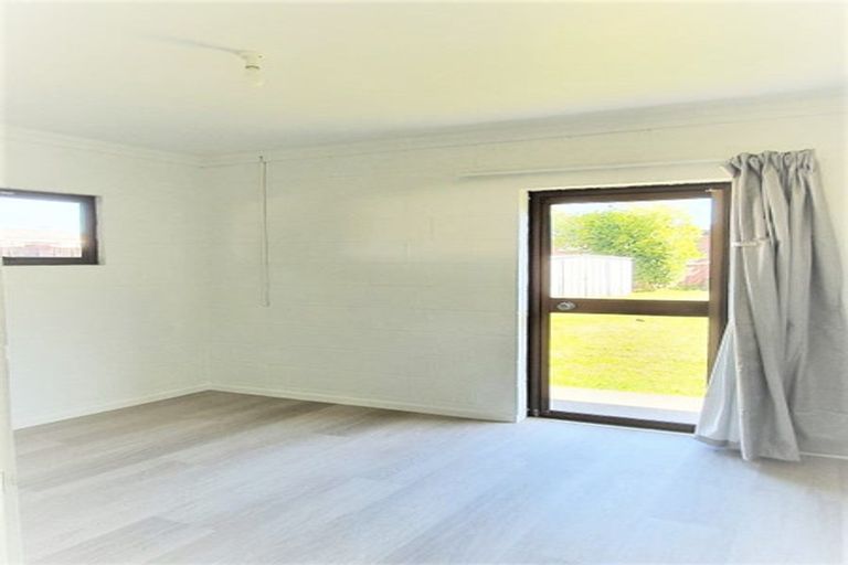 Photo of property in 19 Glen Norman Avenue, Henderson, Auckland, 0610