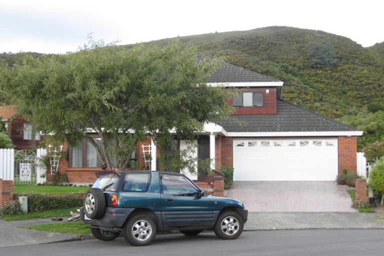 Photo of property in 5 Balgownie Grove, Naenae, Lower Hutt, 5011