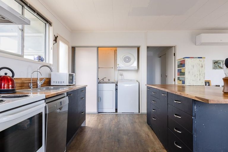 Photo of property in 41 Manuka Street, Otaki Beach, Otaki, 5512