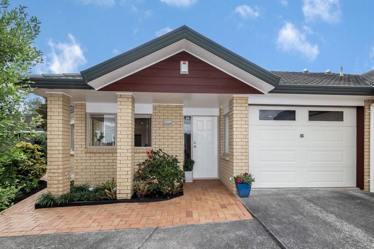 Photo of property in 23 Abercrombie Street, Howick, Auckland, 2014
