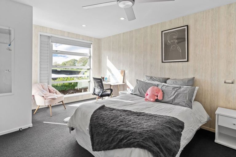 Photo of property in 24 Okarito Avenue, Levin, 5510