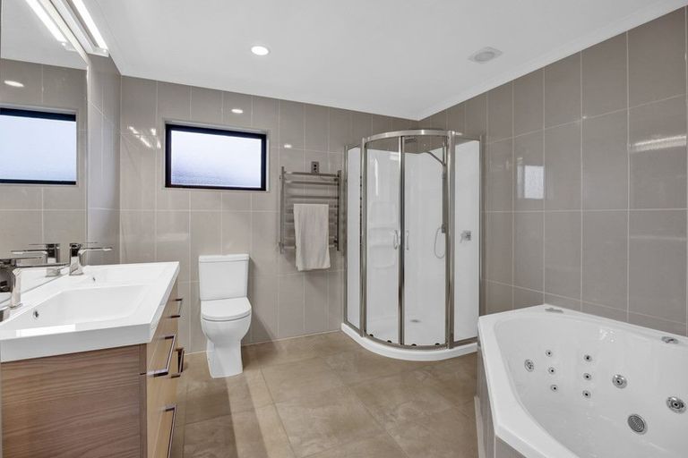 Photo of property in 14 Larlin Drive, Hawera, 4675