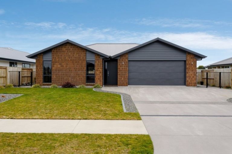 Photo of property in 24 Huka Heights Drive, Rangatira Park, Taupo, 3330