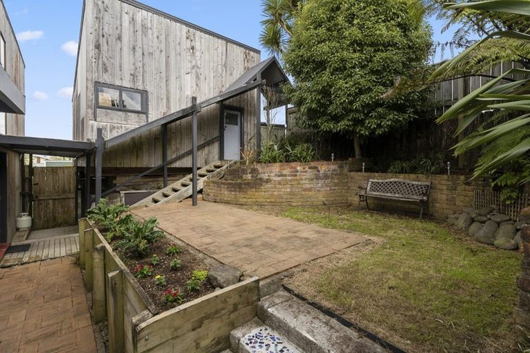 Photo of property in 327 Tukapa Street, Hurdon, New Plymouth, 4310