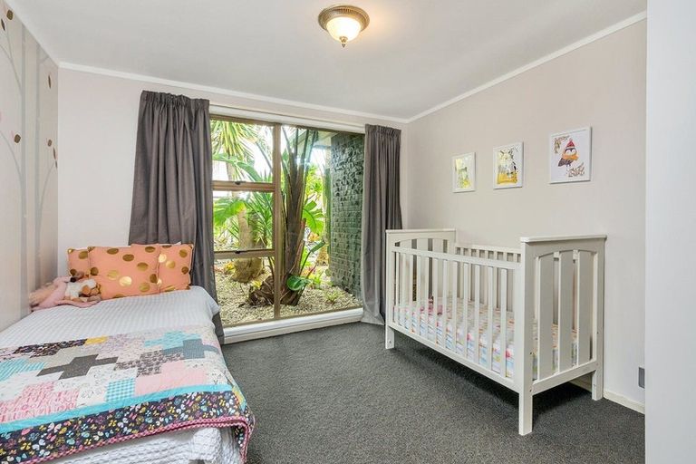 Photo of property in 9 Valerie Crescent, Okura, Albany, 0792