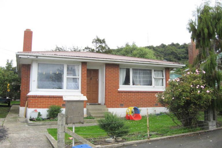 Photo of property in 17 Shortland Street, Caversham, Dunedin, 9011