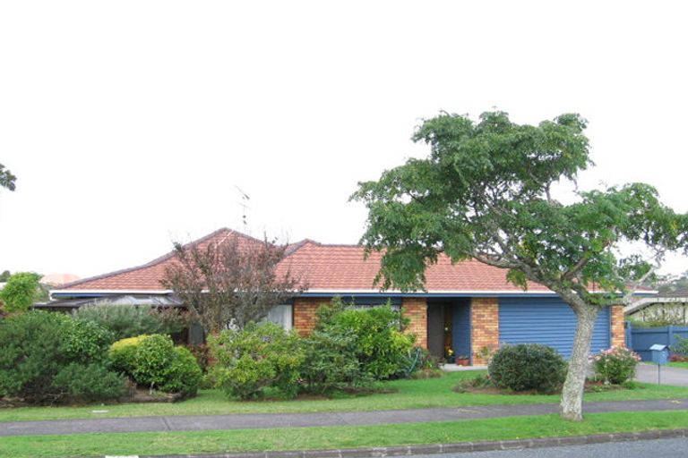 Photo of property in 33 Dianne Louise Drive, Half Moon Bay, Auckland, 2012