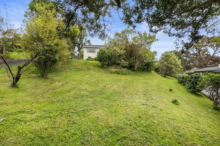 Photo of property in 20 Chivalry Road, Glenfield, Auckland, 0629
