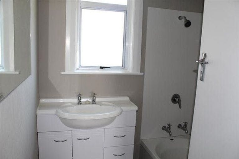 Photo of property in 25 Glasgow Street, Takaro, Palmerston North, 4412