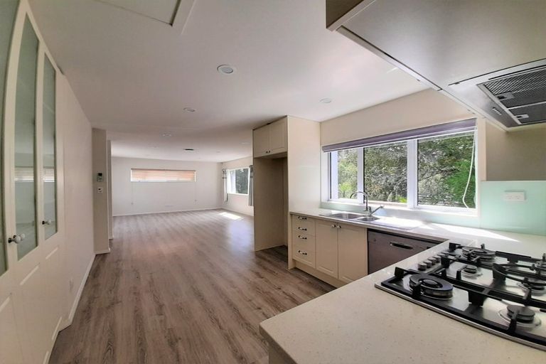 Photo of property in 6a Hiwihau Place, Glenfield, Auckland, 0629