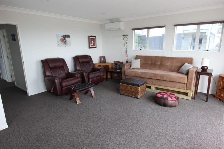 Photo of property in 25a Brightside Road, Stanmore Bay, Whangaparaoa, 0932