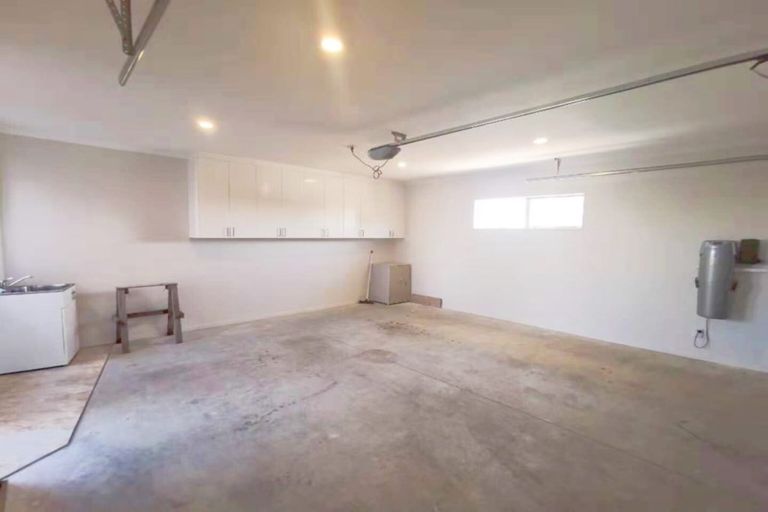 Photo of property in 306 Don Buck Road, Massey, Auckland, 0614