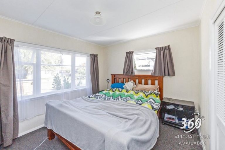 Photo of property in 8 Galway Avenue, Hokowhitu, Palmerston North, 4410