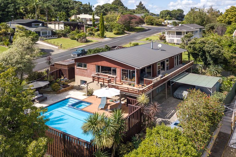 Photo of property in 29 Gibbs Crescent, Red Hill, Papakura, 2110