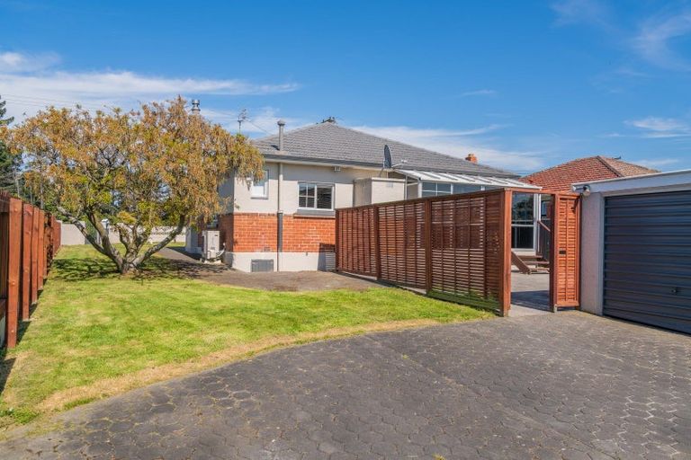 Photo of property in 27 Isadore Road, Saint Clair, Dunedin, 9012