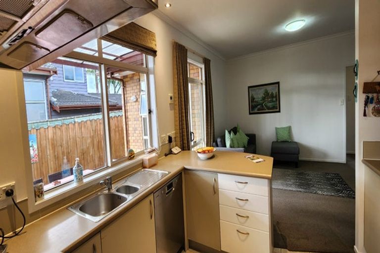 Photo of property in 8 Driftwood Drive, Red Beach, 0932