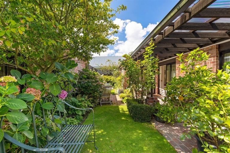 Photo of property in 69 Glandovey Road, Fendalton, Christchurch, 8052