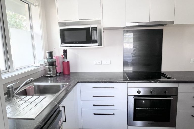 Photo of property in 1/12 Wilford Street, Wallaceville, Upper Hutt, 5018