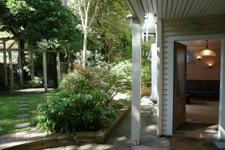 Photo of property in 103 Salamanca Road, Wellington Central, Wellington, 6011