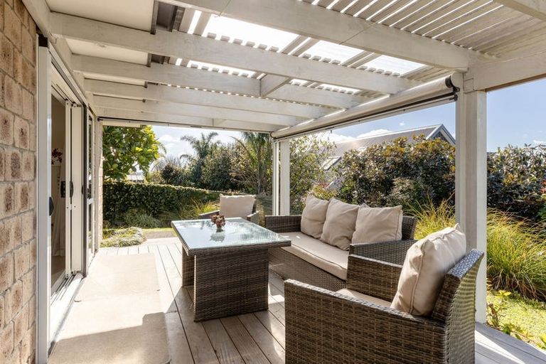 Photo of property in 15 Parkland Rise, Omokoroa, 3114